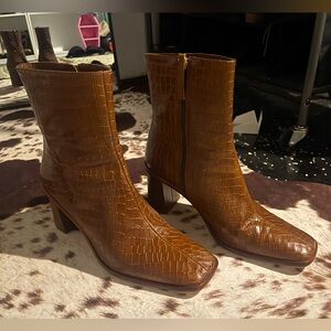 ALOHA Vintage Brown Croc-Embossed Ankle Boots